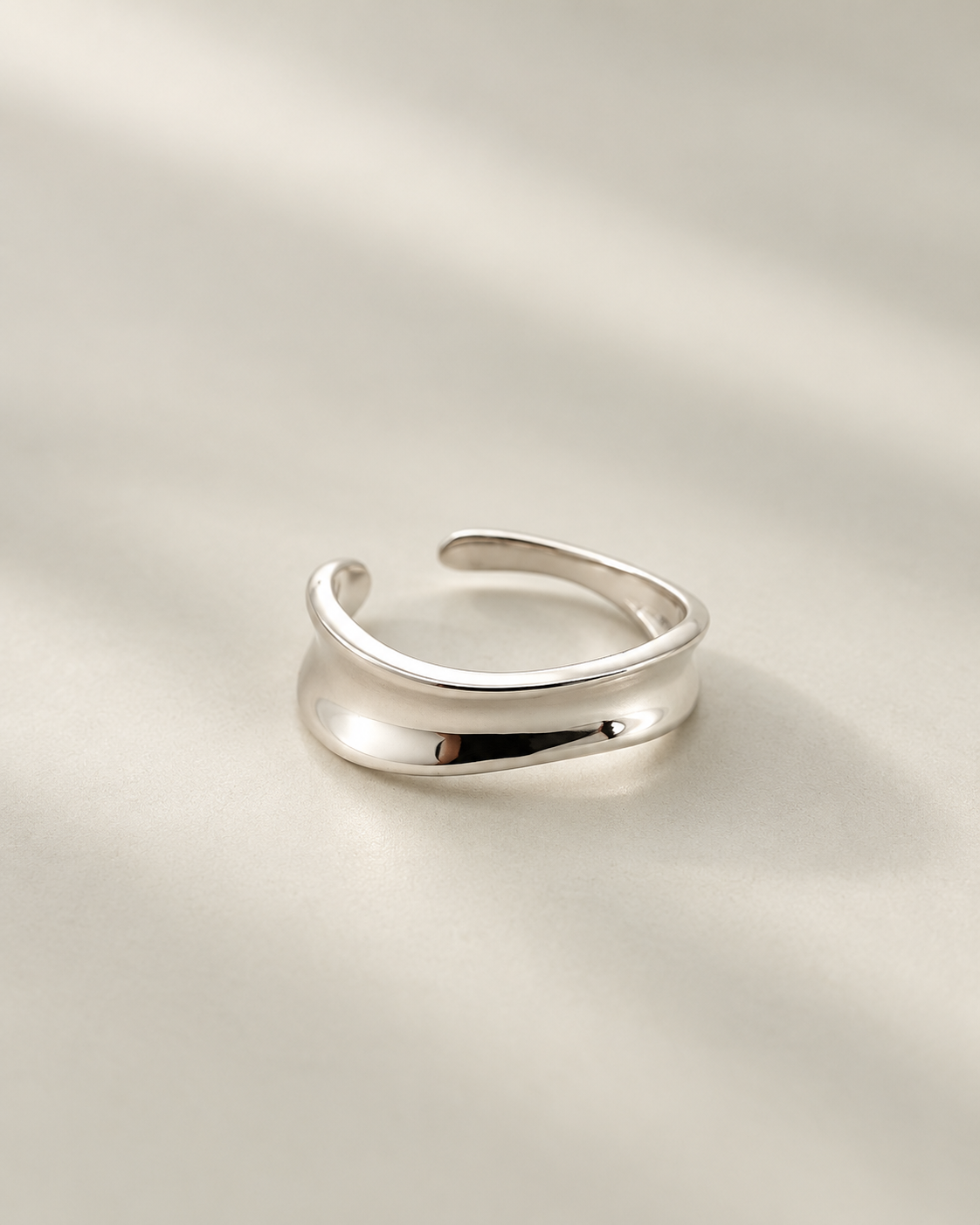 Curved Band Ring in silver