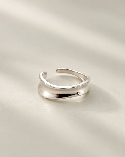 Curved Band Ring in silver