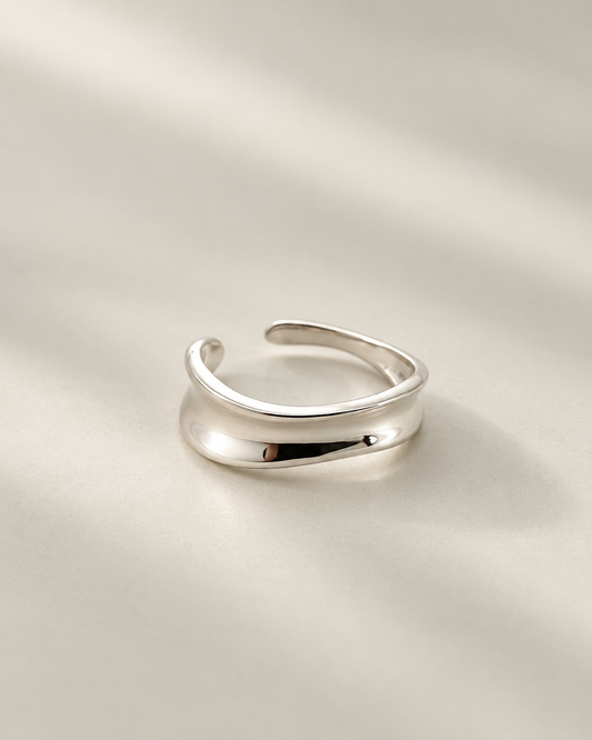 Curved Band Ring in silver